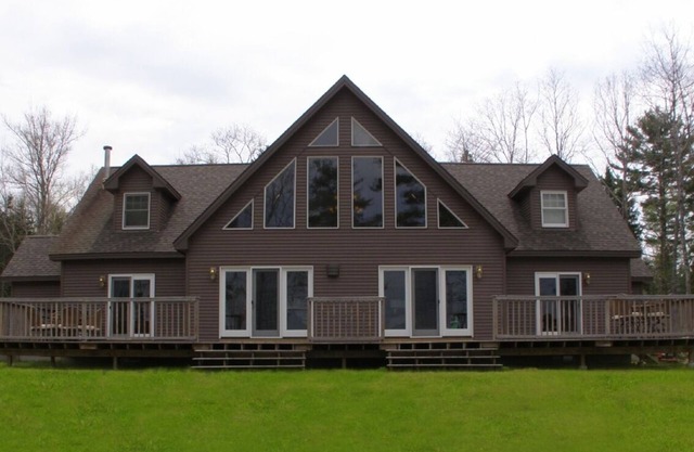 Oceanfront Chalet mit Privatleben und eine spektakuläre Aussicht. Romantisch oder Familienurlaub