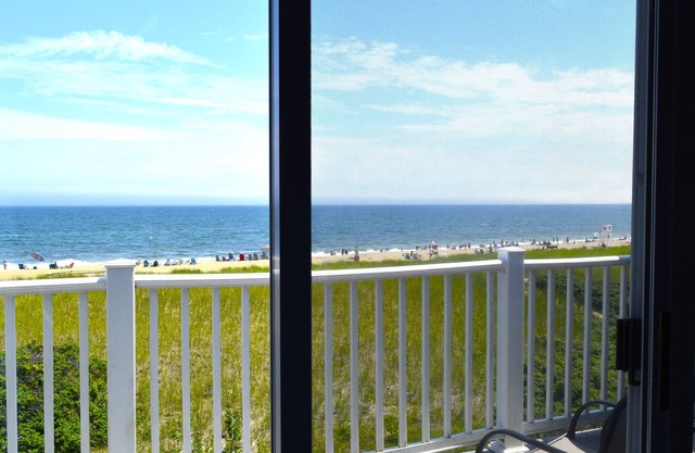 Oceanfront Condo with panoramic views