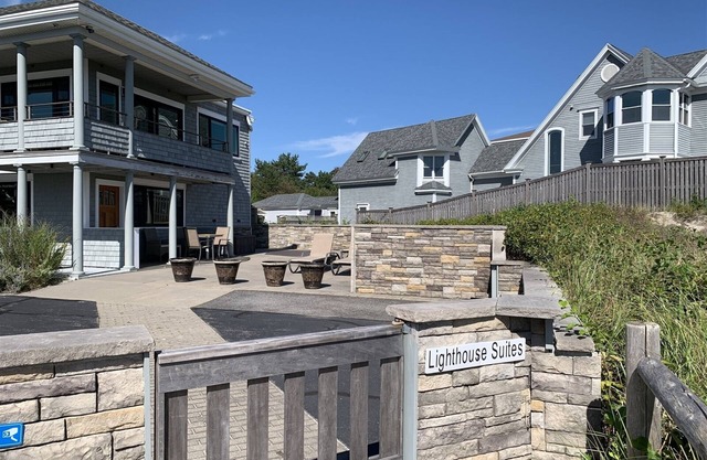 Oceanfront condo in Pine Point! 7 miles of sandy beach!
