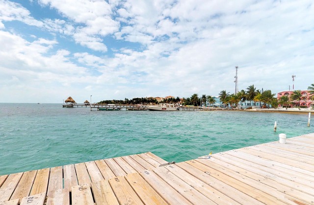 Eigentumswohnung am Meer mit Gemeinschaftspool, Terrasse und Blick - zu Fuß zum Strand