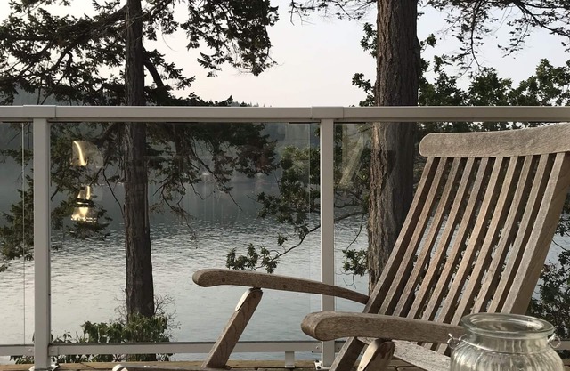 Oceanfront Cottage in Otter Bay auf North Pender Island mit spektakulärer Aussicht