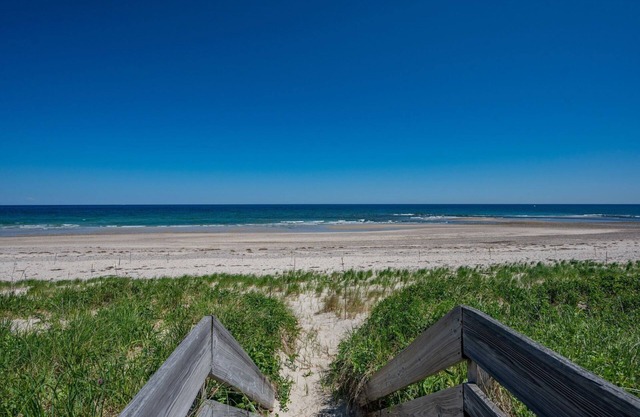 Oceanfront cottage in Cape Shore Village, a private Association on Cape Cod Bay