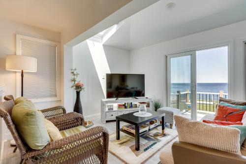 Oceanfront Cottage on Cape Cod Bay with Game Room