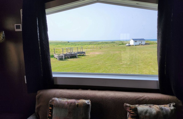 Oceanfront Cottage with Fireplace & AC in Charming Kensington, PEI