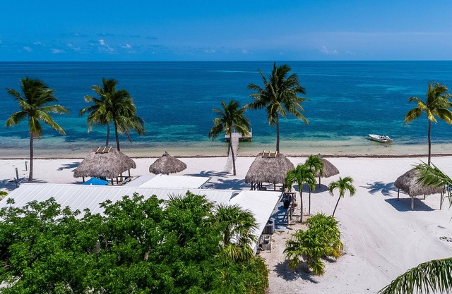 Oceanfront Duplex mit schönem Strand und Dock für den Zugang zum Boot! Hunde OK!