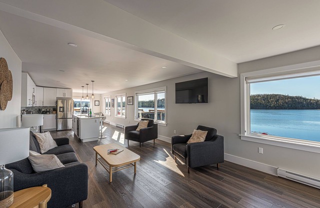 Oceanfront Escape w/ Hot Tub, 30 Mins from Halifax