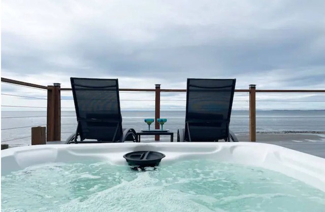 Oceanfront Escape w/ Hot Tub!.