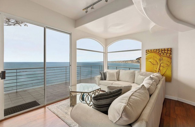 Oceanfront Estate in La Jolla