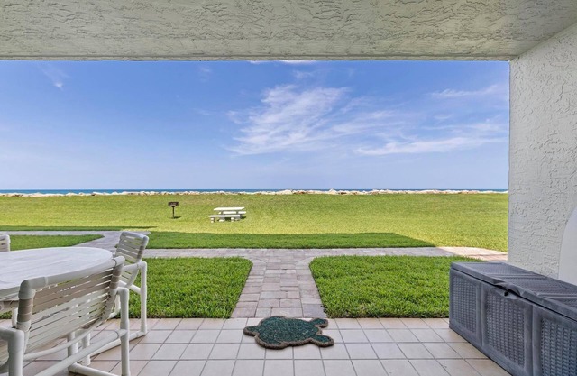 Ocean Condo mit ruhiger Gelassenheit-schönen Strand nur wenige Schritte von Ihrer Hintertür