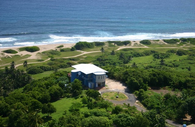 Oceanfront Hideaway top floor