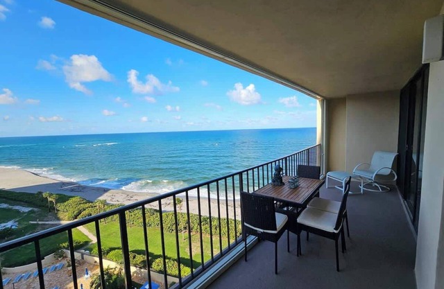 Two-bedroom high-rise condo in Jupiter with an oceanfront view.