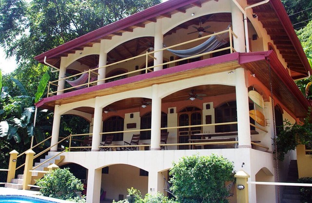Haus am Meer und Guest Cottage in Dominical, Costa Rica