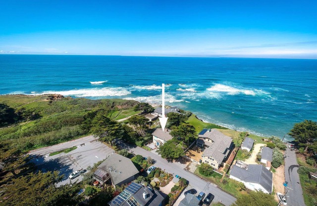 Oceanfront Home Retreat w/ Breathtaking Views of Fitzgerald Marine Reserve