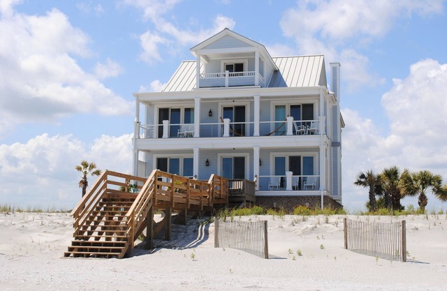 Salty Sands: 5 BR / 5. 5 BA Haus in Pawleys Island, Schlafmöglichkeiten für 14