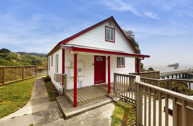 Haus am Meer mit herrlichem Blick, Whirlpool, Deck - Wandern in der Nähe!