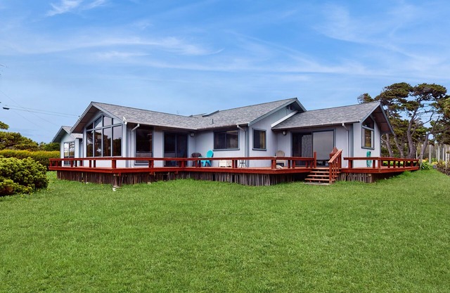 Haus am Meer w / Whirlpool; Deck & herrliche Aussicht; zu Fuß zum Strand