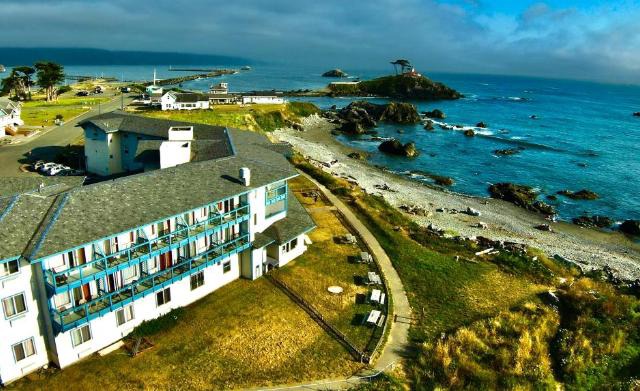 Oceanfront Lodge