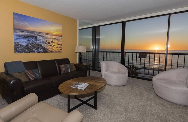 Oceanfront Luxury Condo, Sounds of the Surf, schöne Sonnenuntergänge