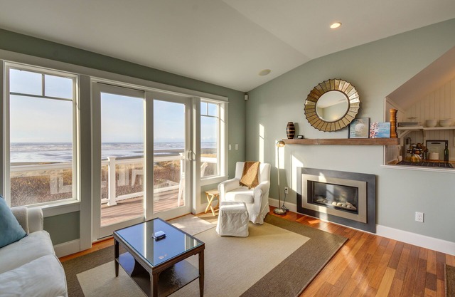 Oceanfront Moclips Retreat w/ Beach Access & View!