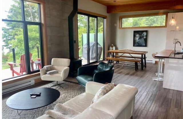 Oceanfront Nature Retreat - Jordan River, BC