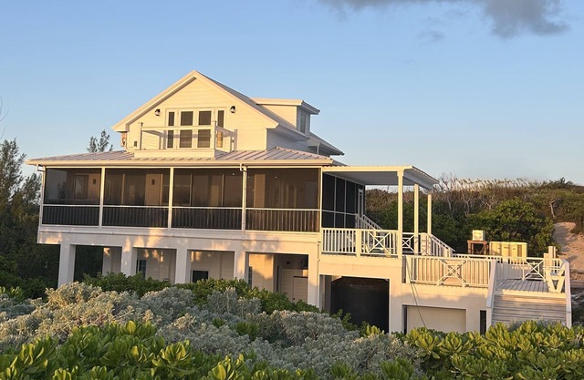 OCEANFRONT New Construction Green Turtle Cay with POOL