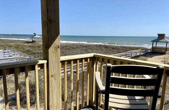 OCEANFRONT! Aktualisiertes 2BD / 2Bath in Duck, NC