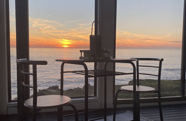 Oceanfront Oasis, Sunsets & Crashing Waves