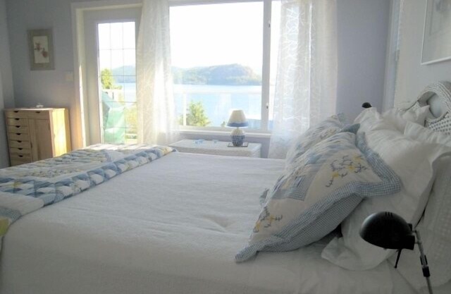 Oceanfront-One Acre-Spectacular Views, kostenloses Internet - Whirlpool in der Nähe von Victoria