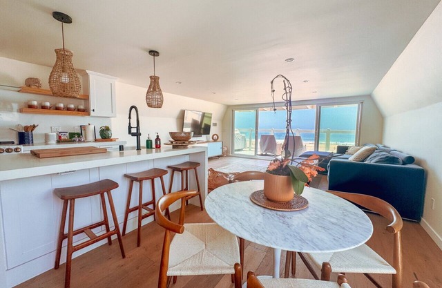 Oceanfront Penthouse On Sand - Epic Views/Sunsets!