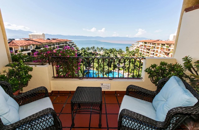 Oceanfront Penthouse Condo im 5 Sterne Resort mit Meerblick