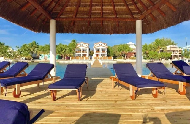New Beach Front 3 Schlafzimmer, 3 Bäder Haus mit privatem Pool, Dock, Beach & AC # 3