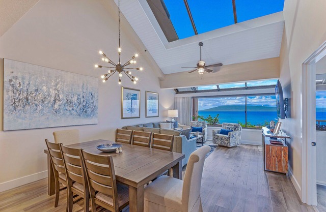 Spacious, OCEANFRONT, 3 Bdrm/3 Bath Penthouse - Sands of Kahana 381