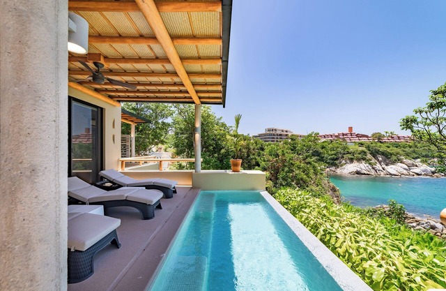 Oceanfront Residence with Private Plunge Pool & Beach Access