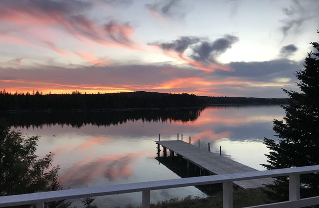 Oceanfront Retreat in Dyers Bay mit atemberaubenden Sonnenuntergängen