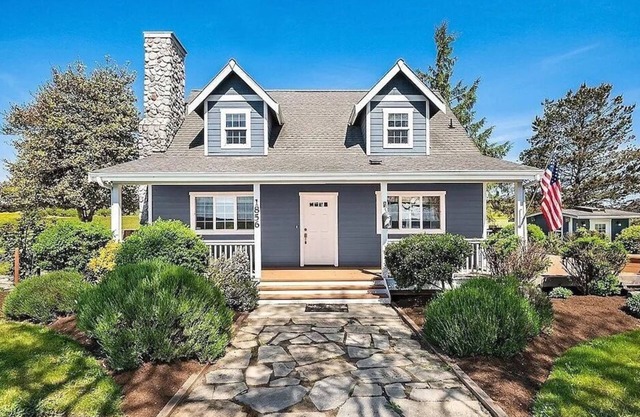 Oceanfront Retreat w/ Hot Tub, Game Room & Views – Sleeps 12