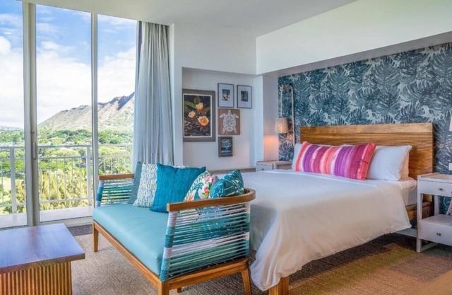Oceanfront Room w/Private Lanai | Steps to the Beach & Close to Diamond Head
