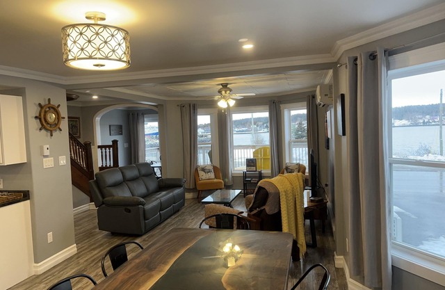 Oceanfront Saltbox With Hot Tub in the Heart of Bay Roberts