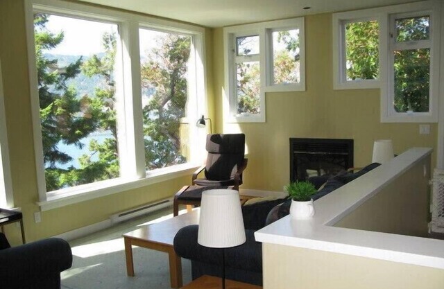 Oceanfront geräumige Einfamilienhaus W privater Strand in der Nähe von Victoria