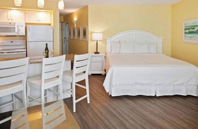 Oceanfront Studio w/Balcony – Perfect Ormond Beach Retreat by the Water