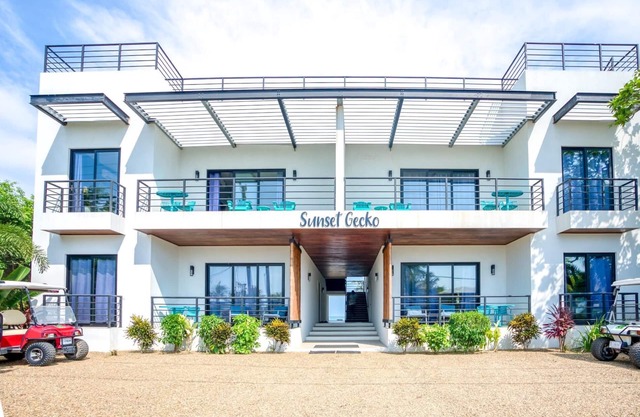 Oceanfront Sunset Gecko Condo - Ground Floor 1B