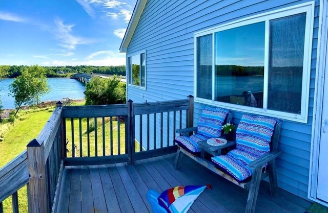 OCEANFRONT - Taunton Bay Retreat