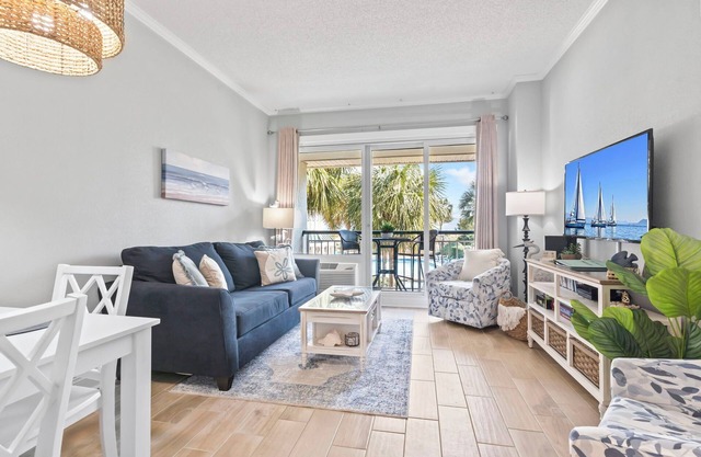 OCEANFRONT: The Seabatical Suite at Bridgewater Resort / Litchfield By The Sea