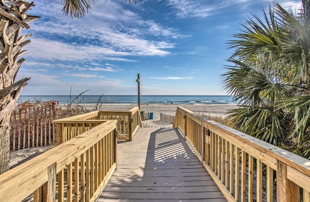 Oceanfront Views: Myrtle Beach Getaway w/ Balcony!