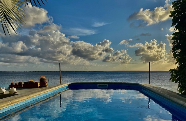 Das Ocean Front House KR14 ist eine sehr private Villa am Meer mit Strand und Pool