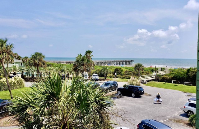 Oceanfront Villa-pool/pier, fishing, amazing 2nd floor view!