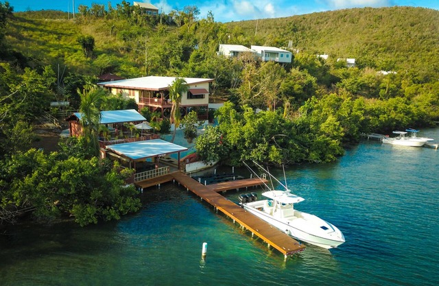 Pelicano Oceanfront / From $ 195- $ 1.450 / night, Cap. 2-18 Gäste