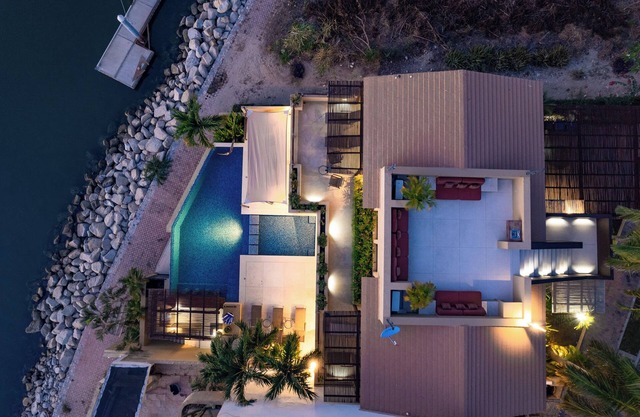 Villa am Meer mit Infinity-Pool und Swim-Up-Bar | Täglicher Zimmermädchen-Service