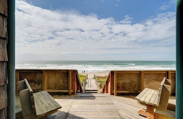 Oceanfront Watsonville Condo w/ Beach Access!