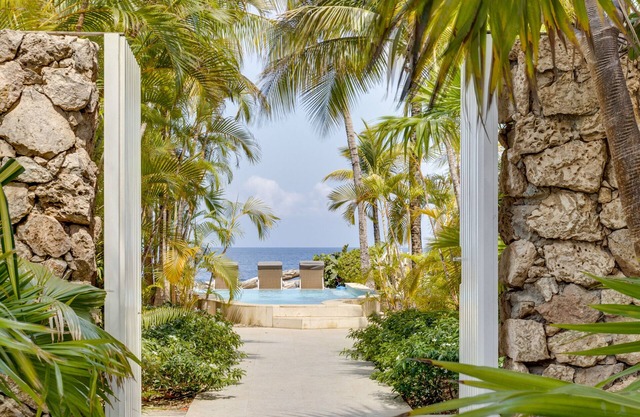 Direkt am meer mit privatstrand | 4 Schlafzimmer, 4 Bäder