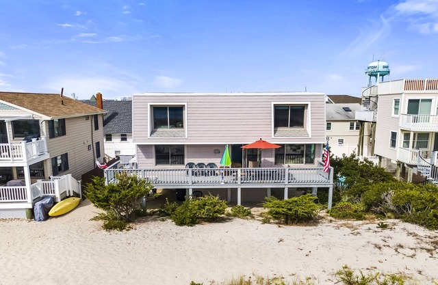 Oceanfront with SPECTACULAR OCEANVIEWS that go forever.